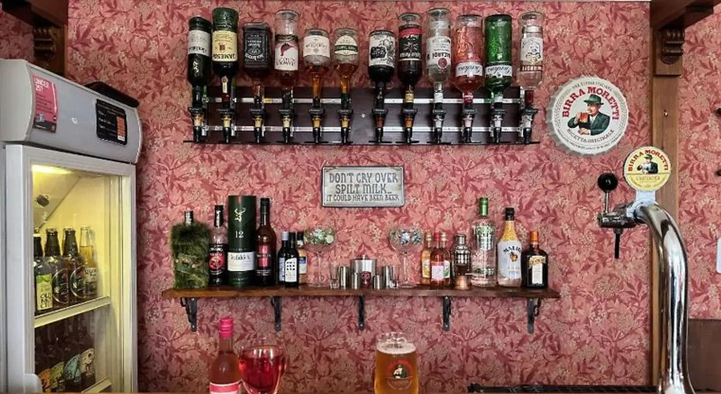 Raincliffe Hotel Bar