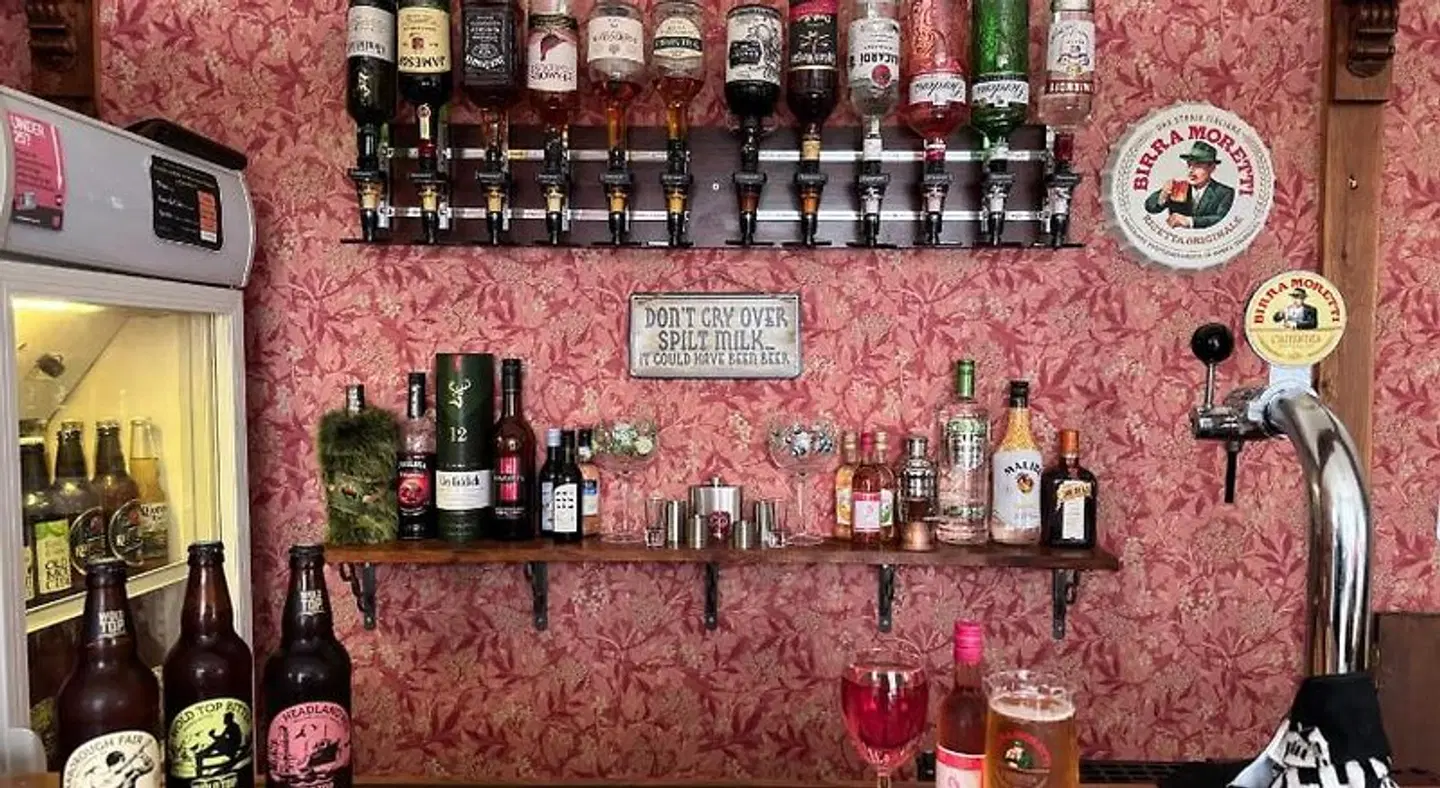 Raincliffe Hotel Bar