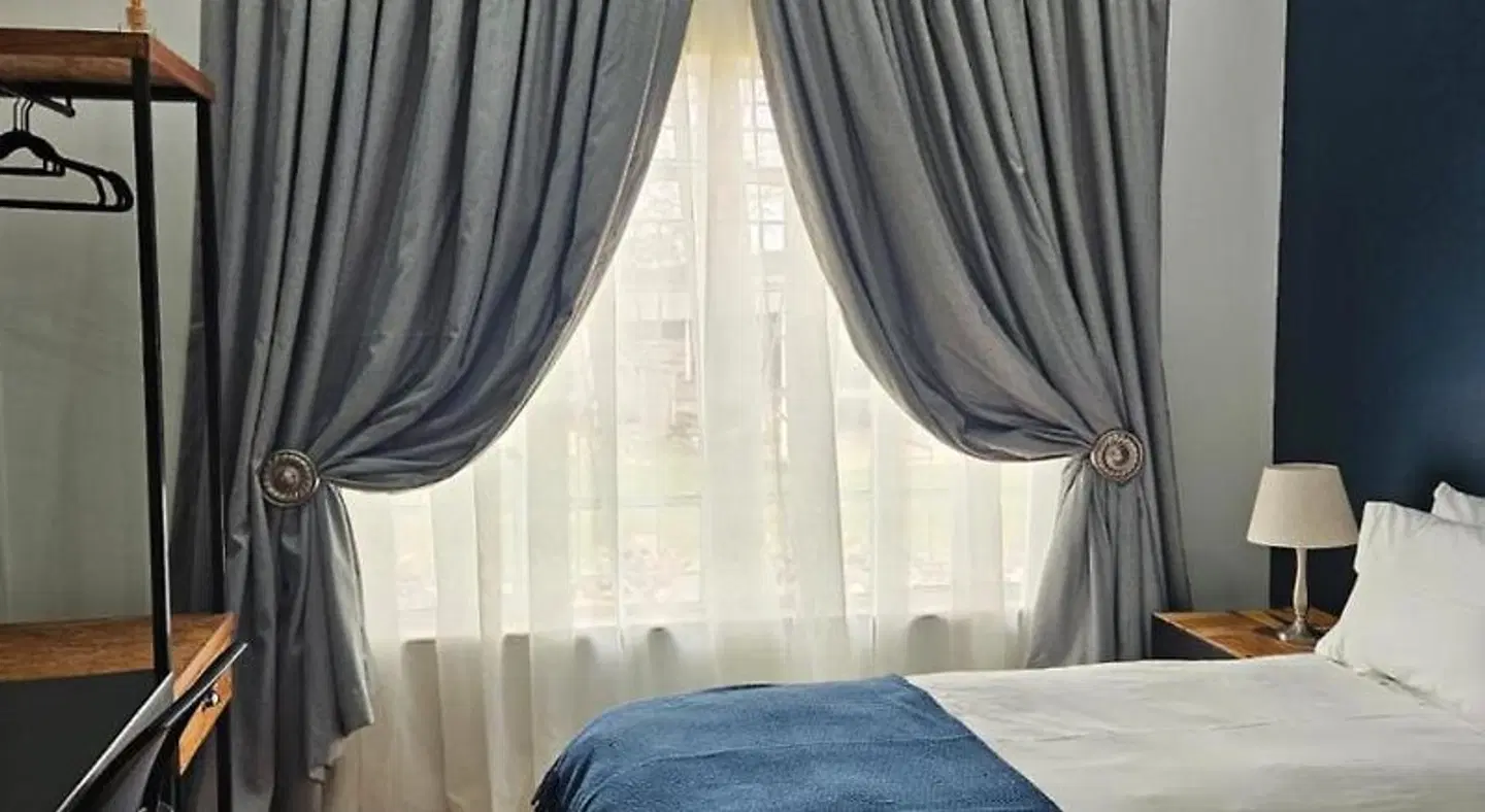 50 ON GREEFF ROOM_EXAMPLE