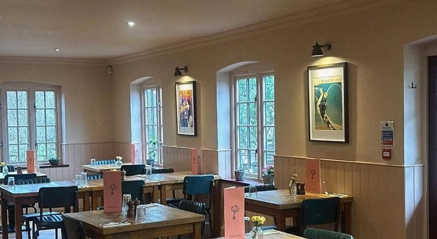 The Wharf House Restaurant with Rooms Bar