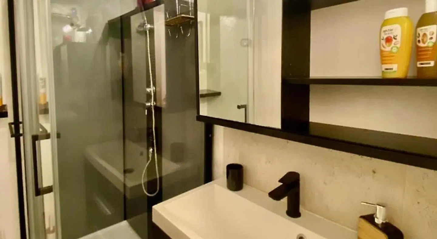 FRANREAL APPERTEMENTES CENTRE VILLA Badezimmer