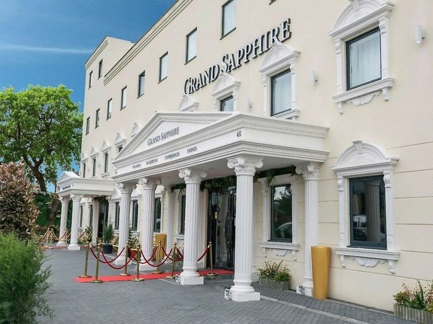 Grand Sapphire Hotel & Banqueting EXTERIOR