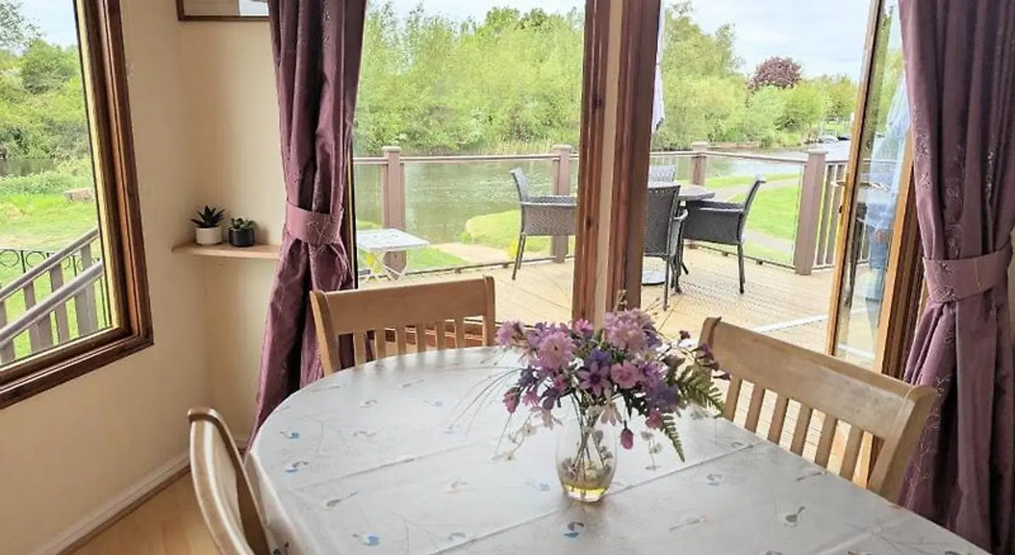 Bend in the River Lodge Restaurant