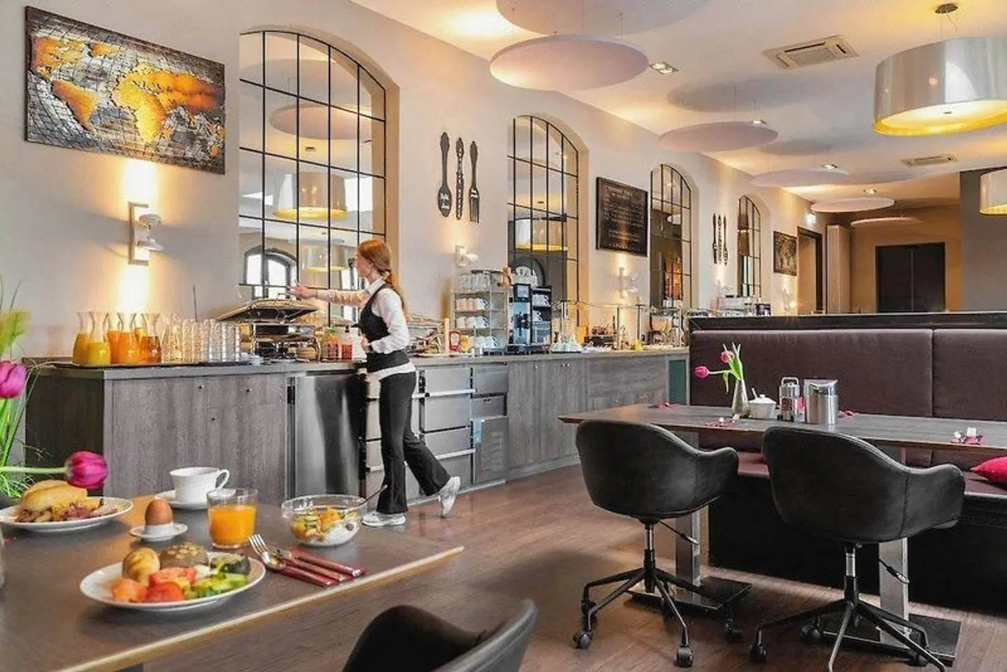 Hotel Volksschule Bar