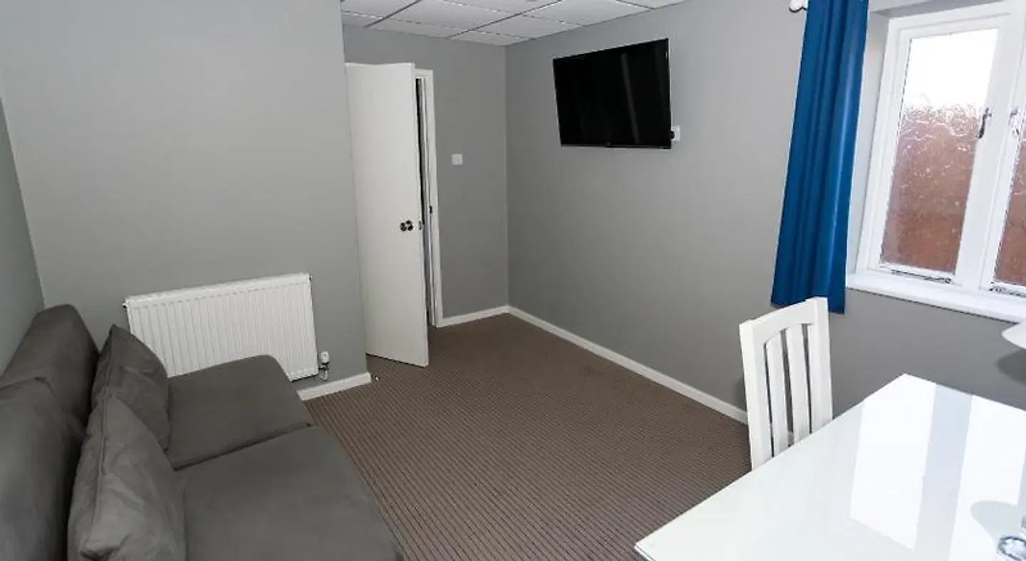 The Little Thatch Hotel Gloucester ROOM_EXAMPLE