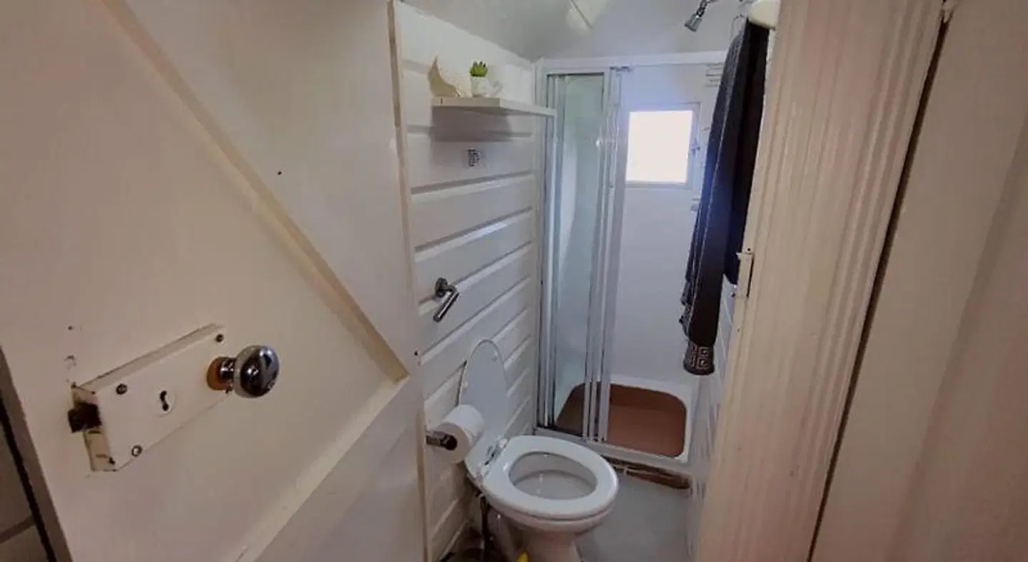 Swiss Cottage Guest House Badezimmer
