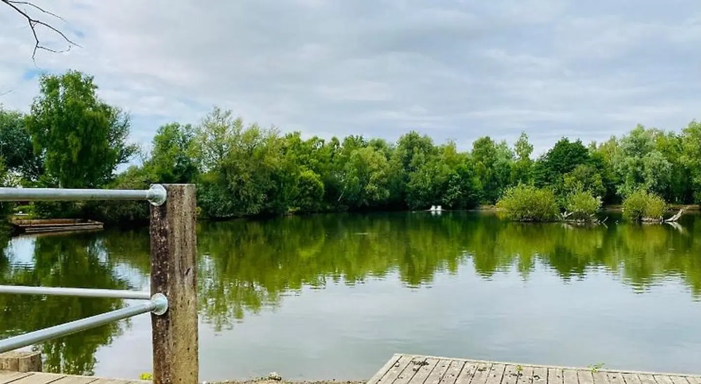 Woodlakes Park Garten