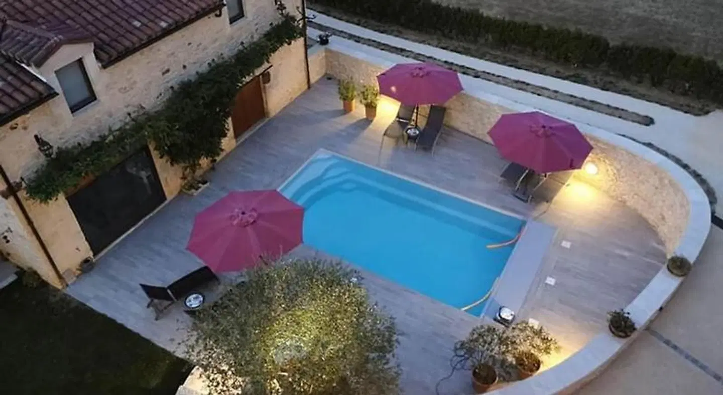 Chambres d'hôtes La Tour de Ginaillac OUTDOOR_POOL