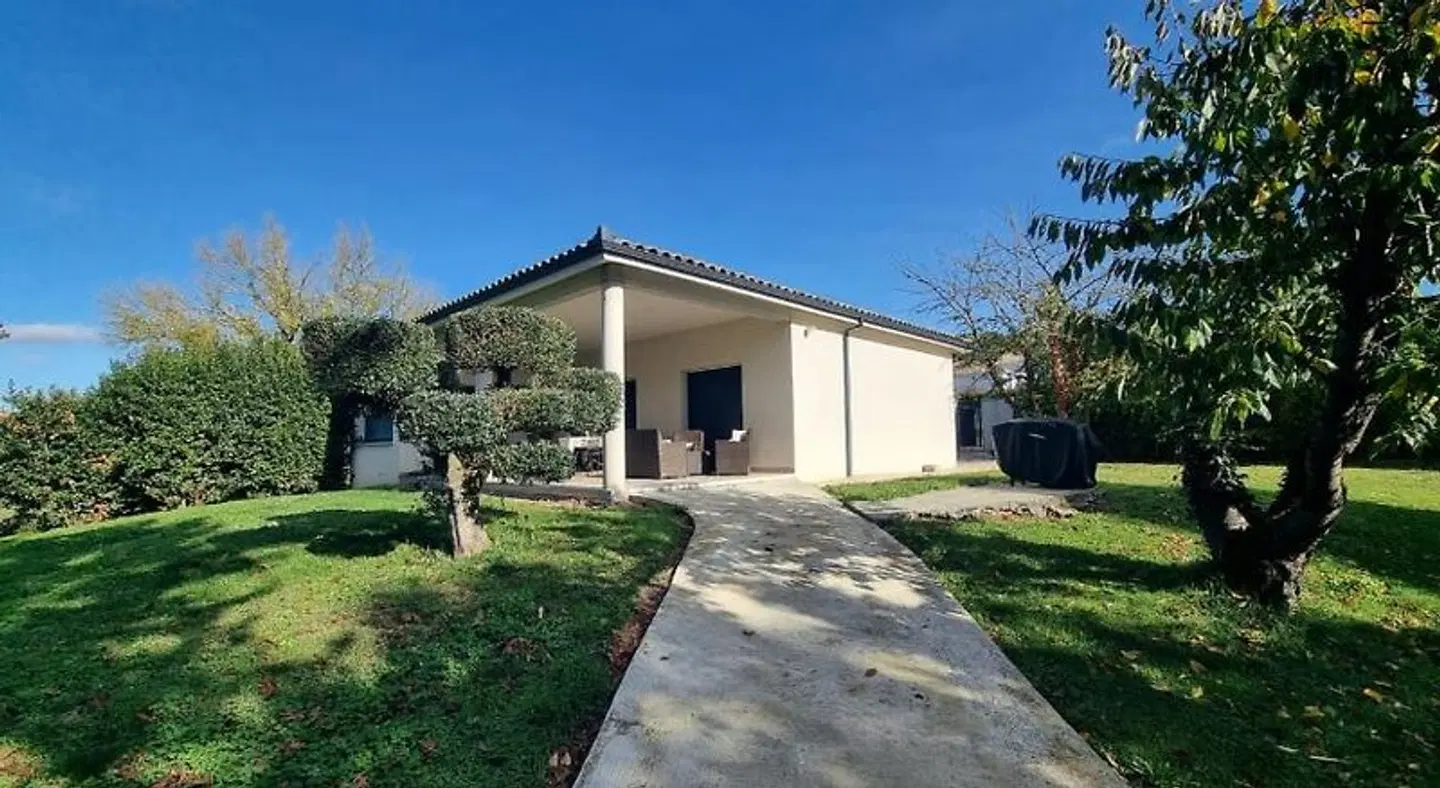 Villa secret de campagne EXTERIOR