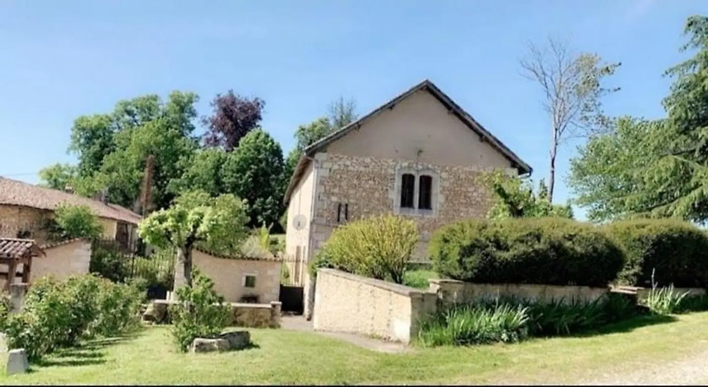Domaine de Beaufort EXTERIOR