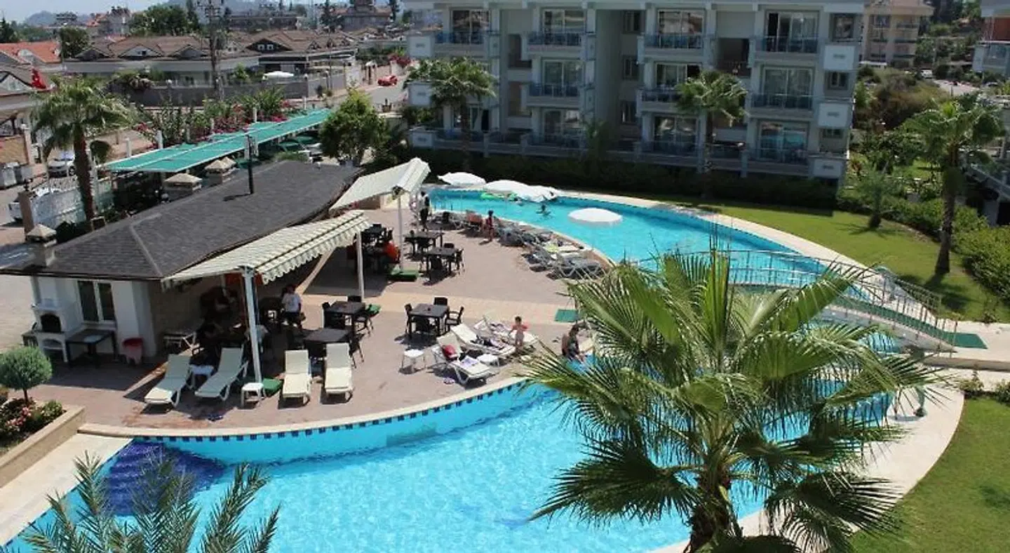 Tebriz Apart OUTDOOR_POOL