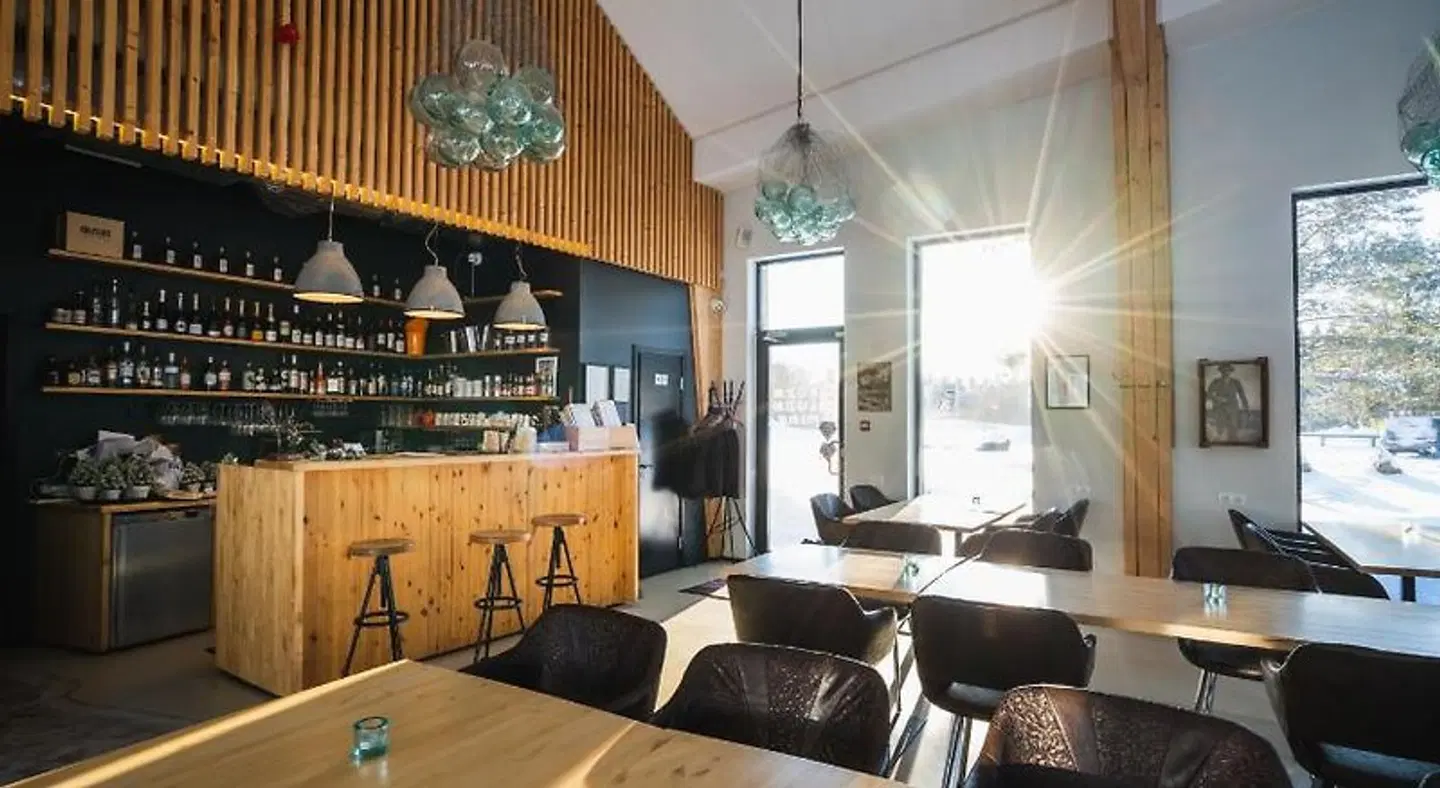 Tulivee Villa Bar
