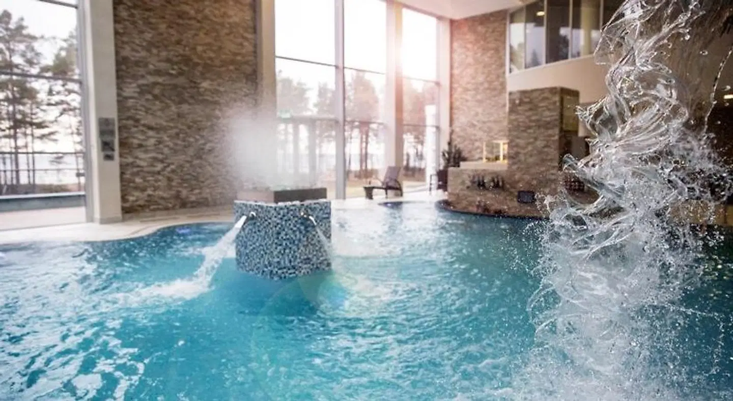Noorus Spa Hotel Hallenbad