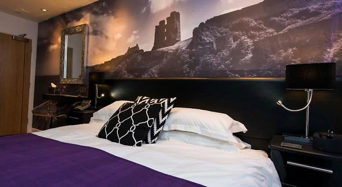 The Mayfield ROOM_EXAMPLE
