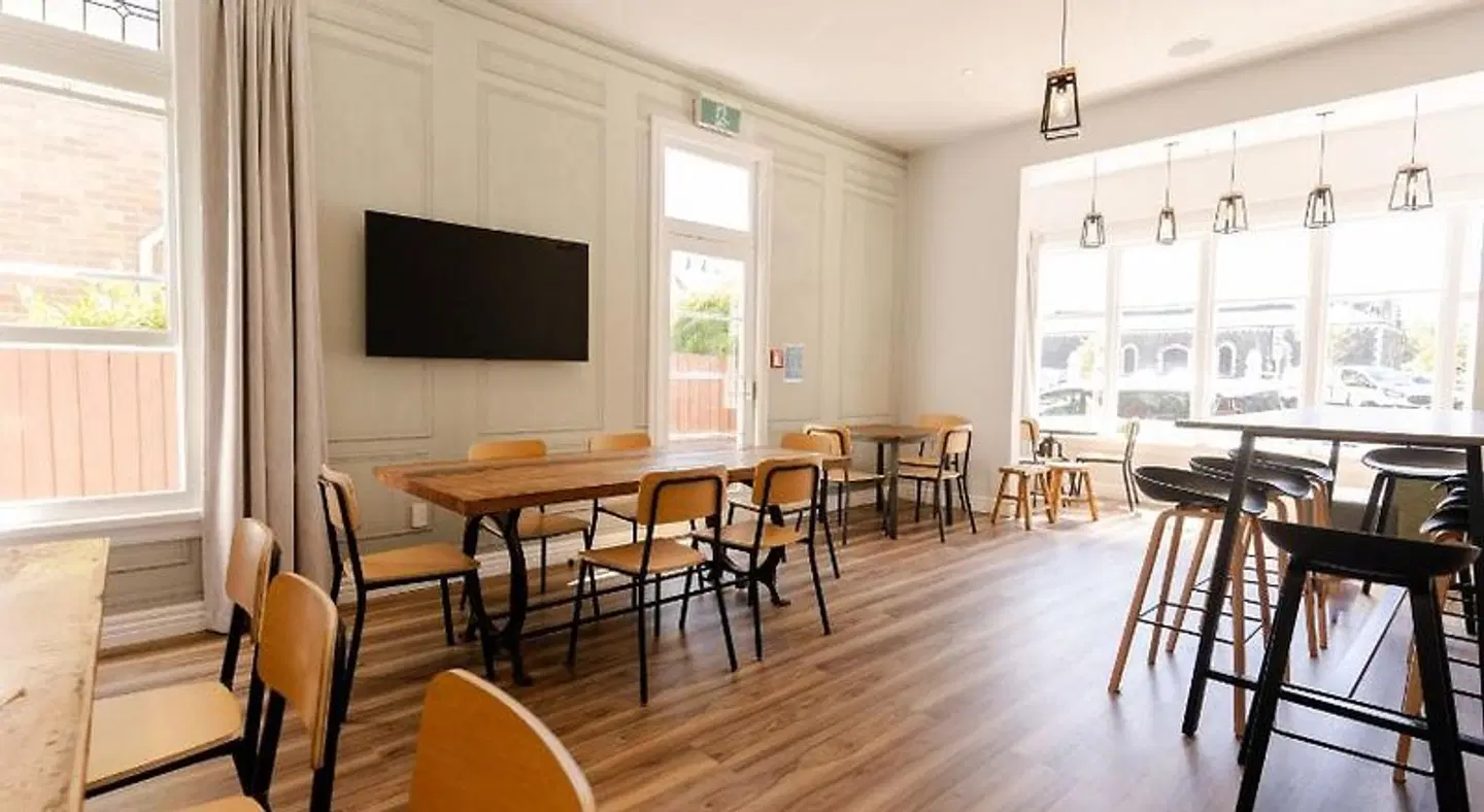 YHA Christchurch Bar