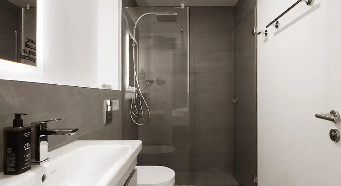 limehome Berlin Müllerstraße Badezimmer