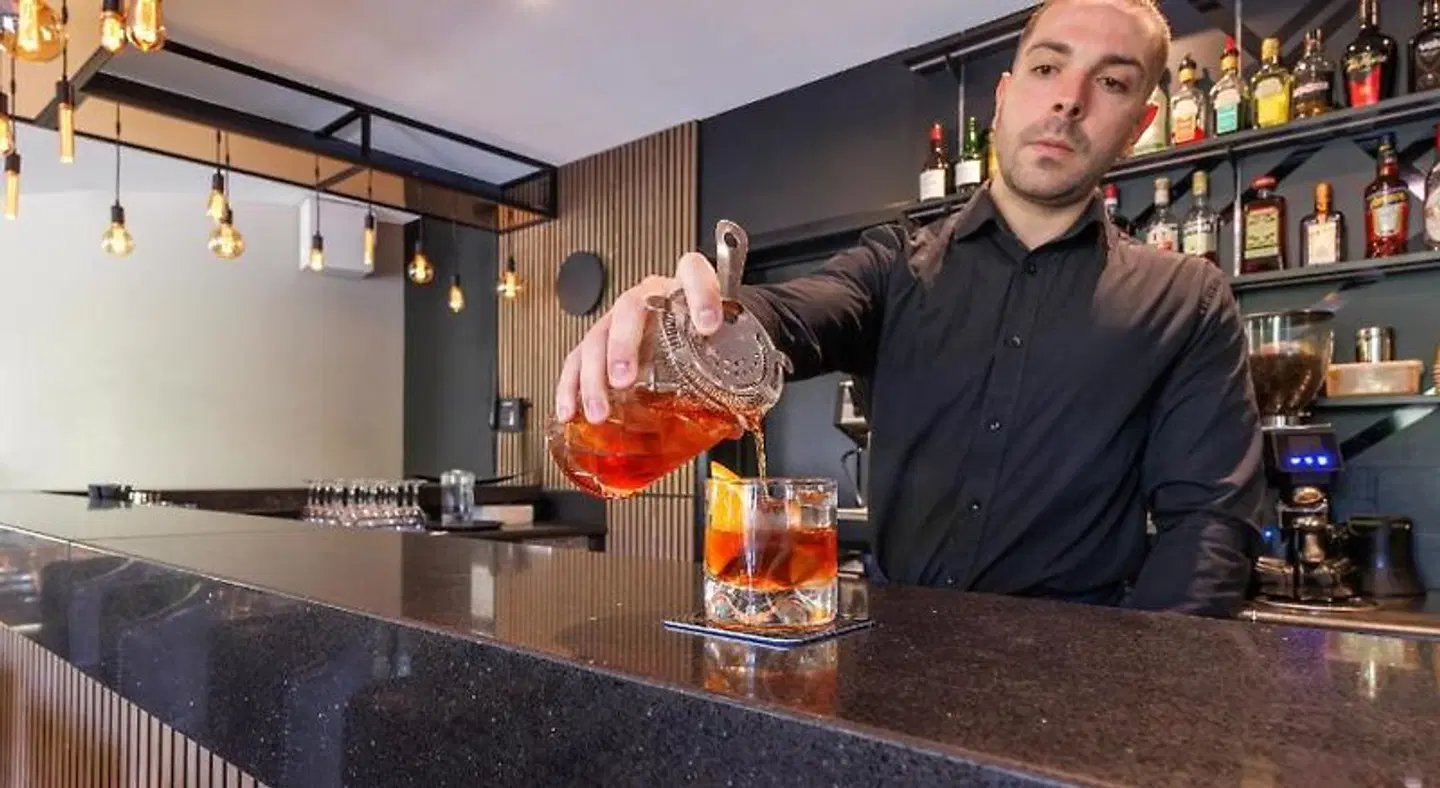 Best Western Plus Travel Inn Carlton PEOPLE