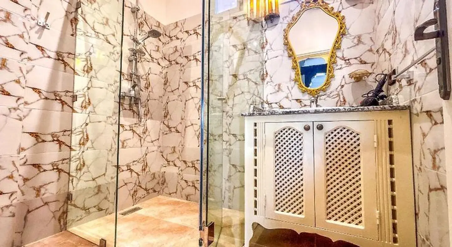 Le Bleu House HEALTH_BEAUTY