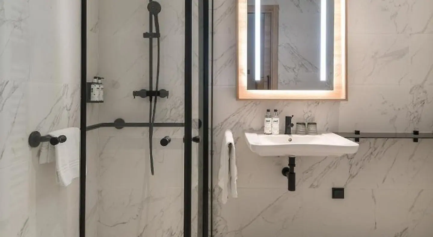 Hotel Attica21 Vigo Business&Wellness Badezimmer