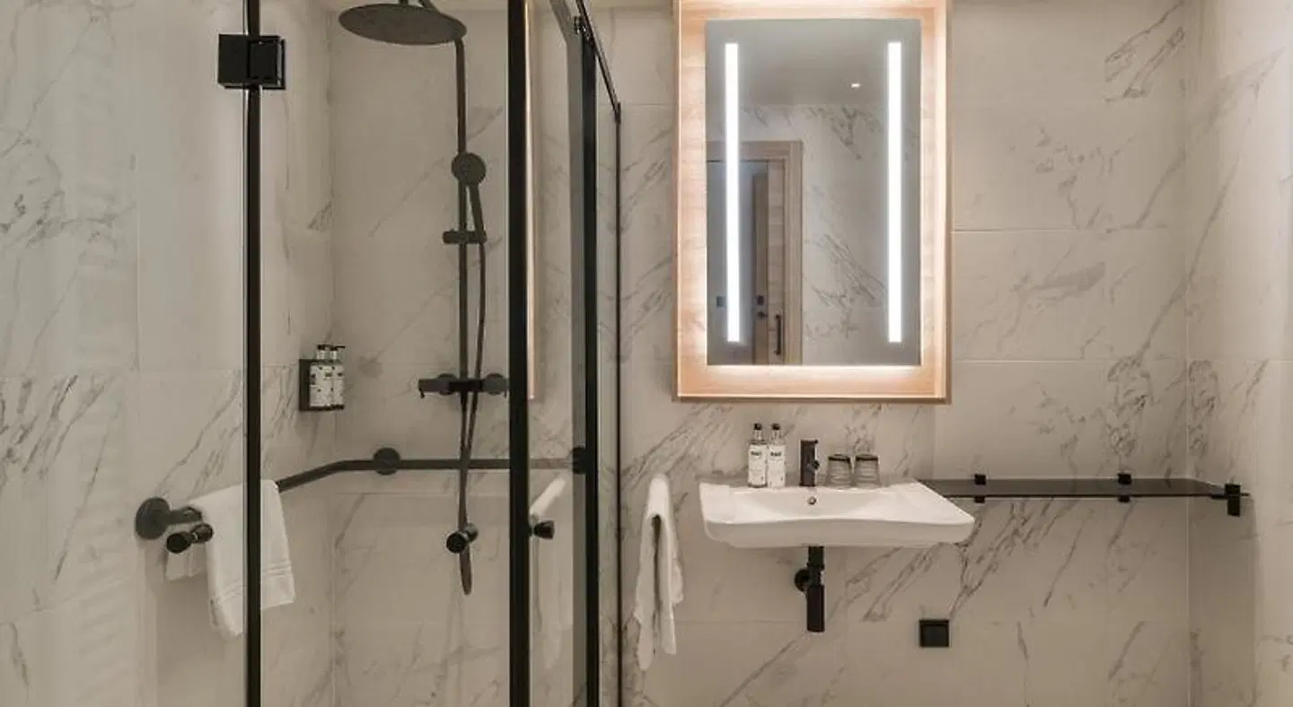 Hotel Attica21 Vigo Business&Wellness Badezimmer