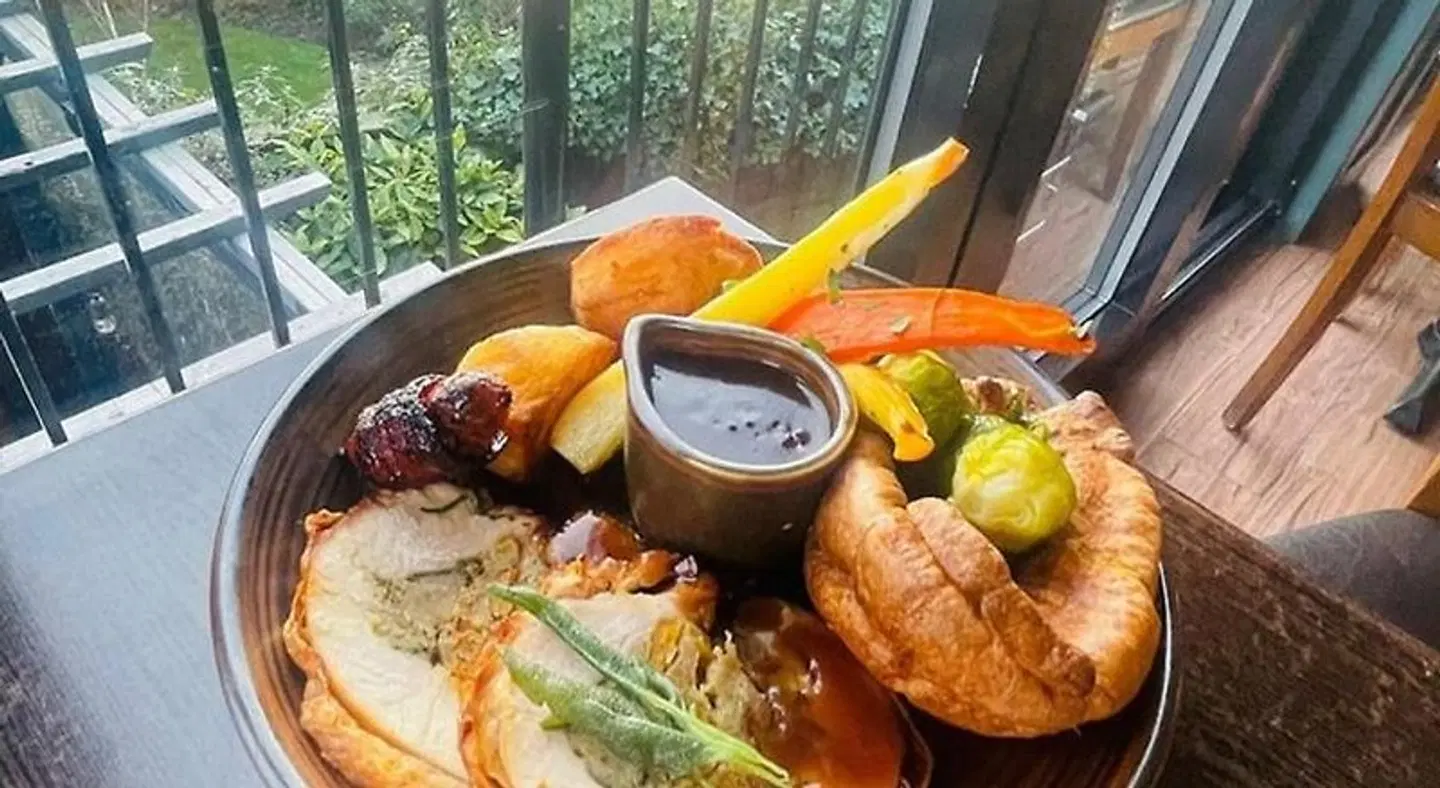 The Bank - Guest house Restaurant