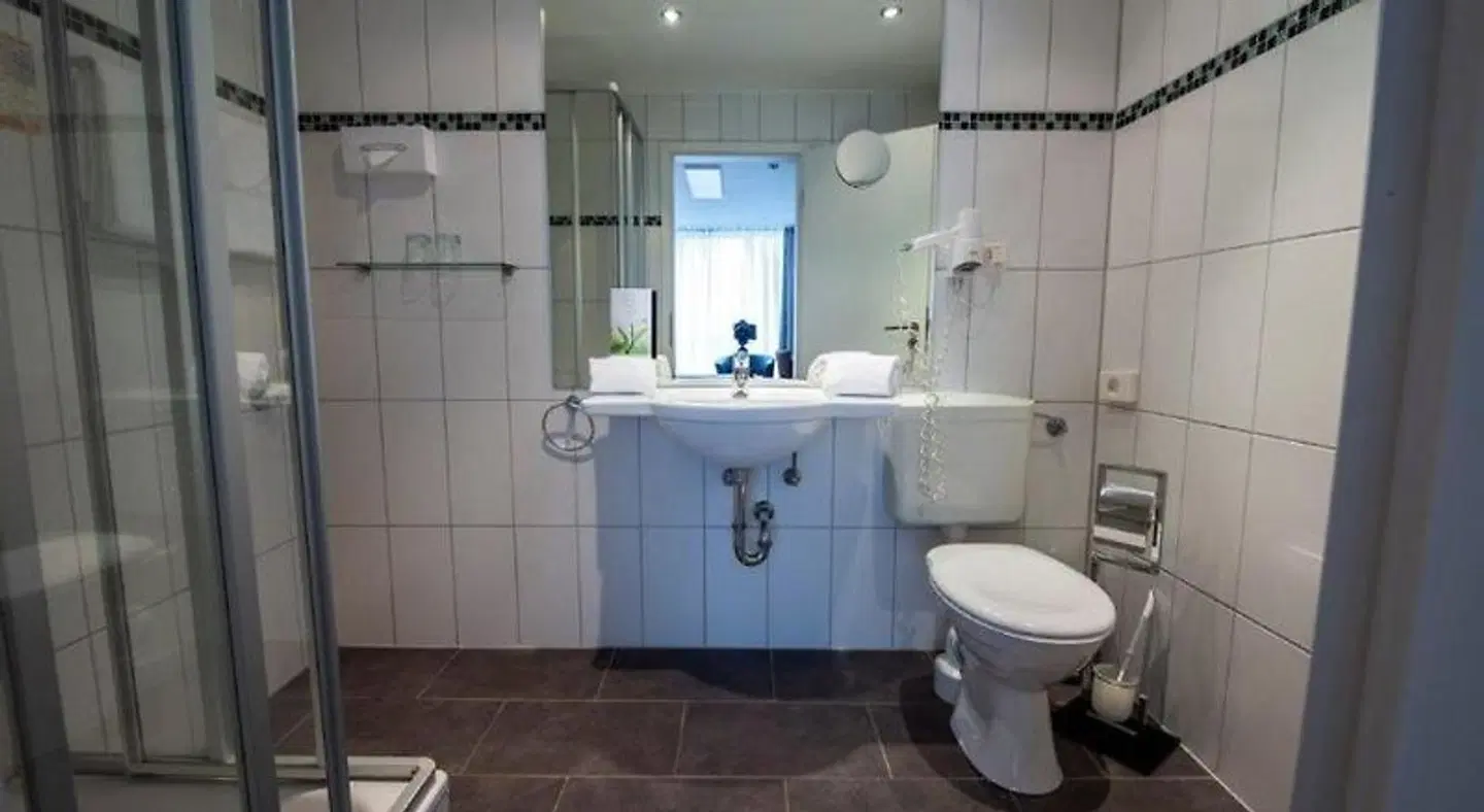 Panoramahotel Am Rosengarten Badezimmer