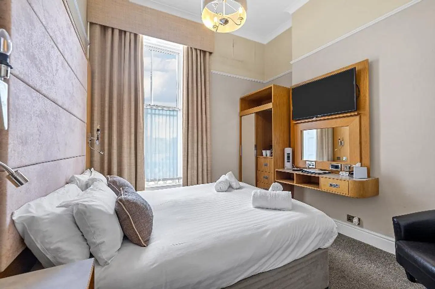 Invicta ROOM_EXAMPLE