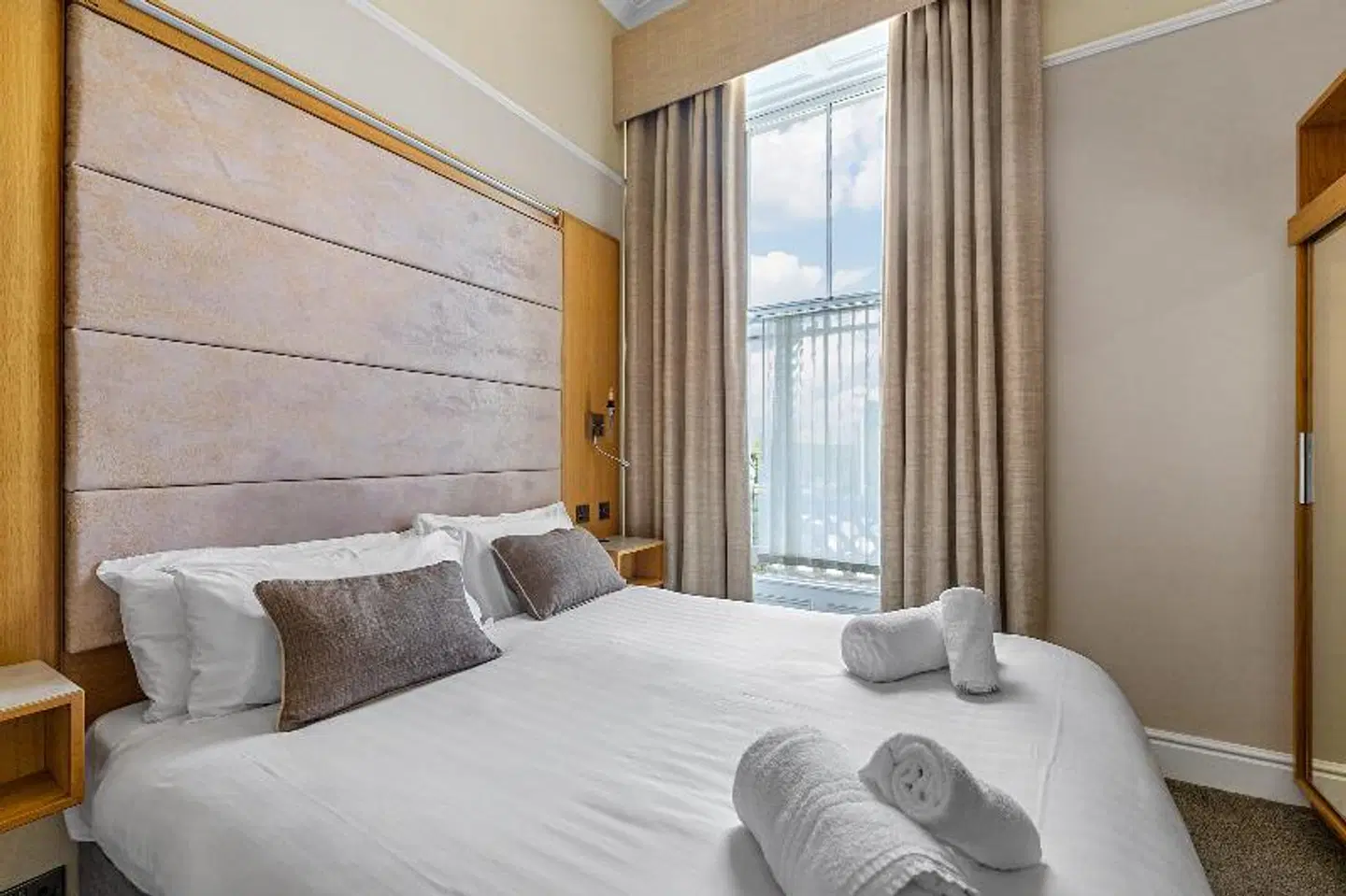Invicta ROOM_EXAMPLE