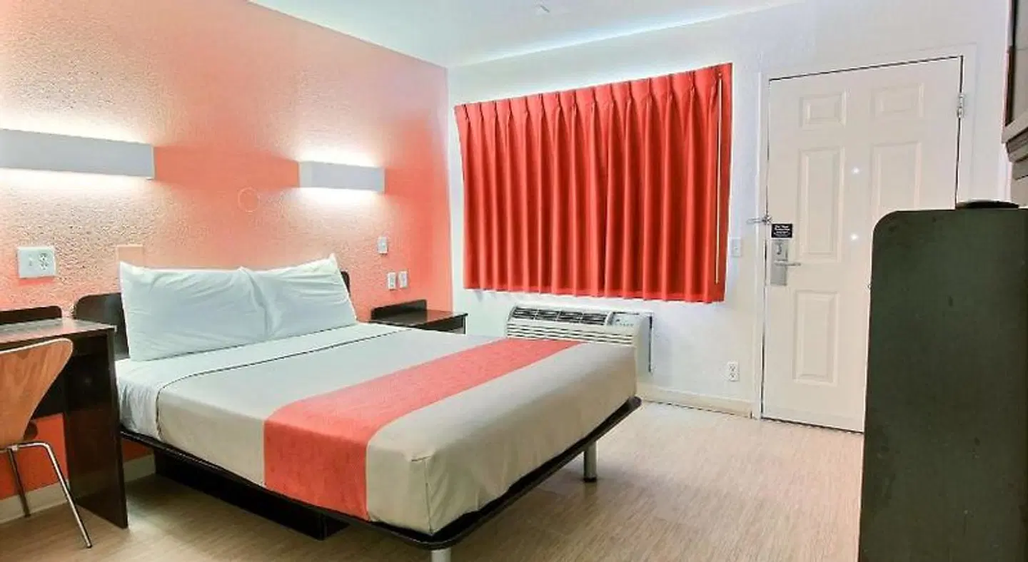 Motel 6 Corpus Christi, TX - East - North Padre Island ROOM_EXAMPLE