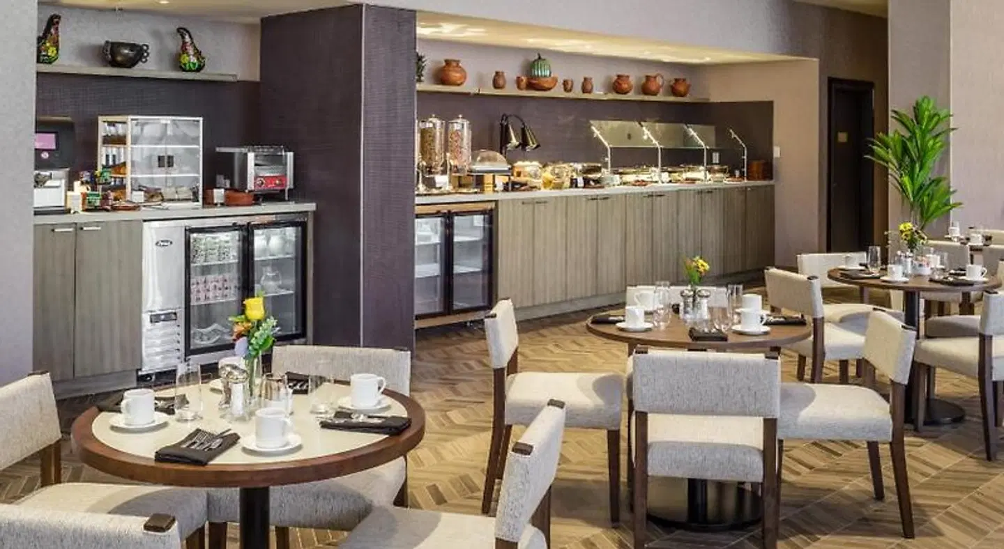 DoubleTree by Hilton Laredo Restaurant