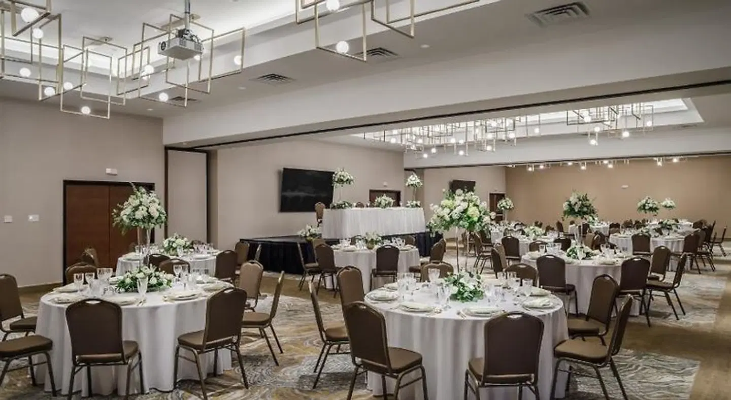 DoubleTree by Hilton Laredo Restaurant