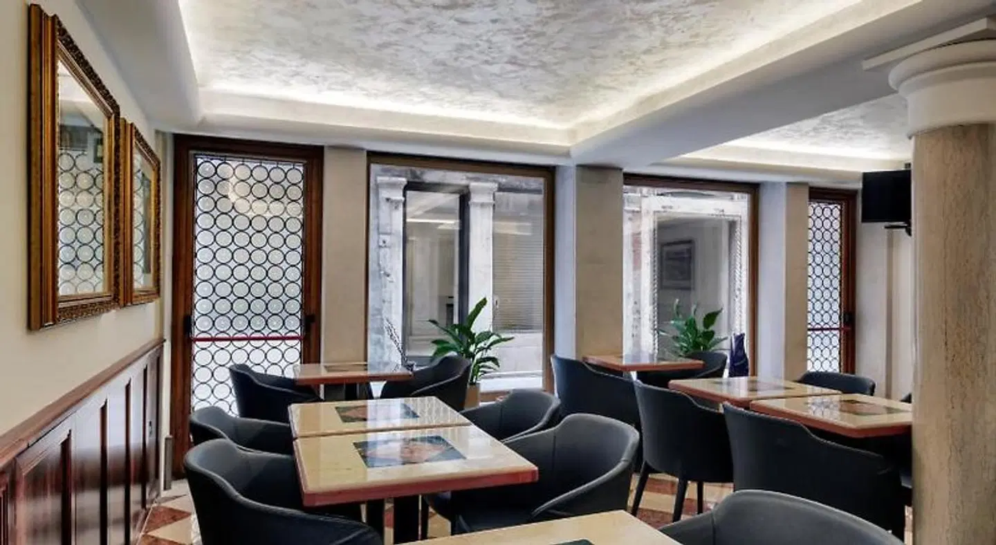 Hotel Commercio & Pellegrino LOUNGE_LOBBY