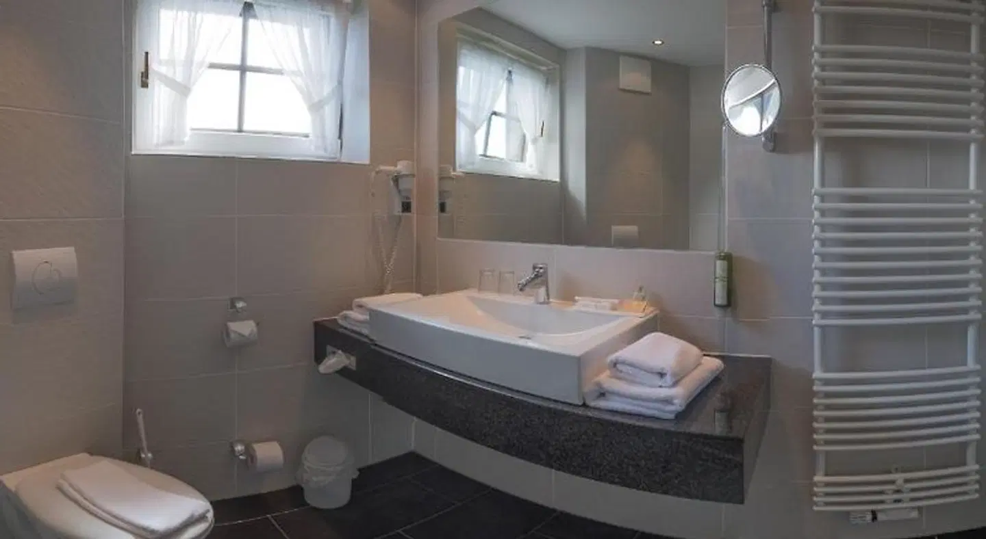 Hotel Walpurgishof Badezimmer