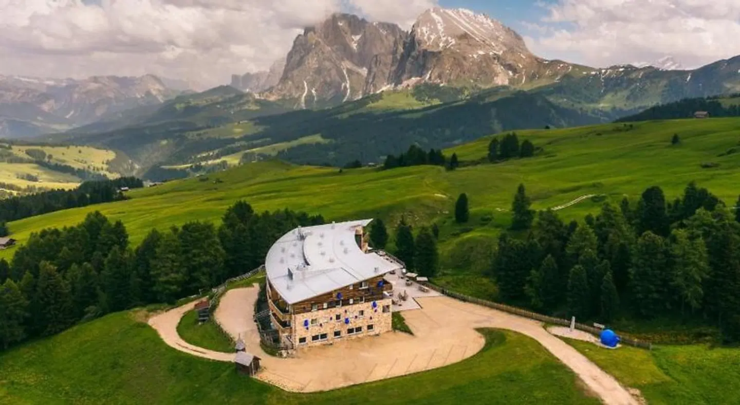 Paradiso EXTERIOR