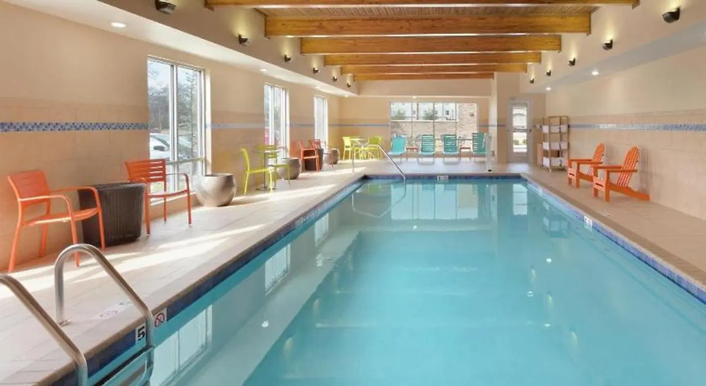 Home2 Suites by Hilton Fort Smith Hallenbad