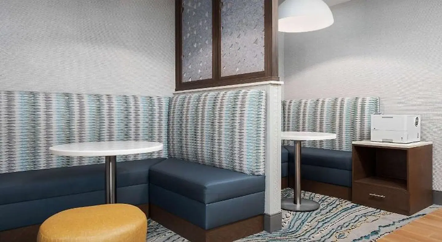 Hampton Inn & Suites ATL-Six Flags LOUNGE_LOBBY