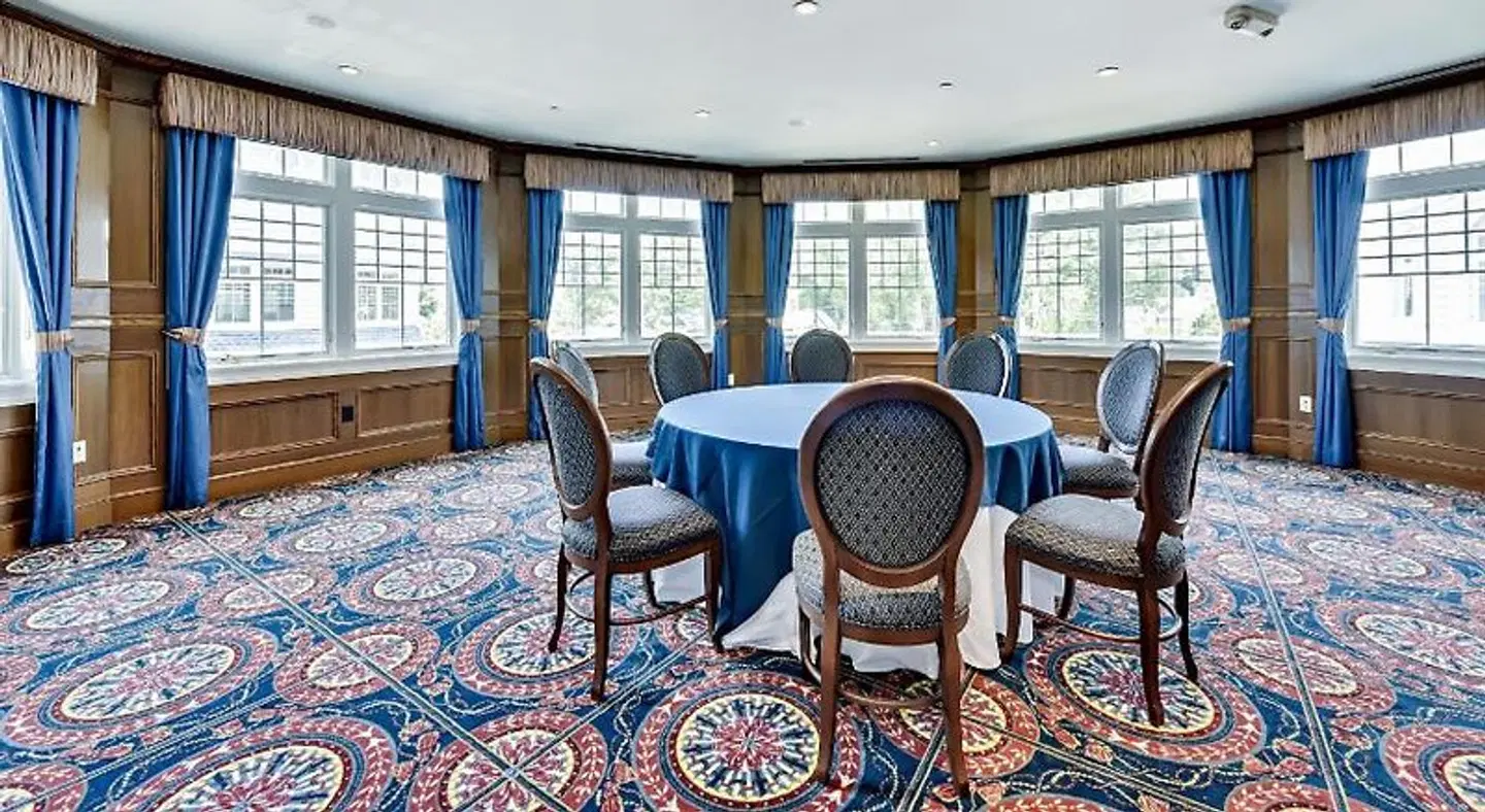 Madison Beach Hotel, Curio Collection by Hilton LOUNGE_LOBBY