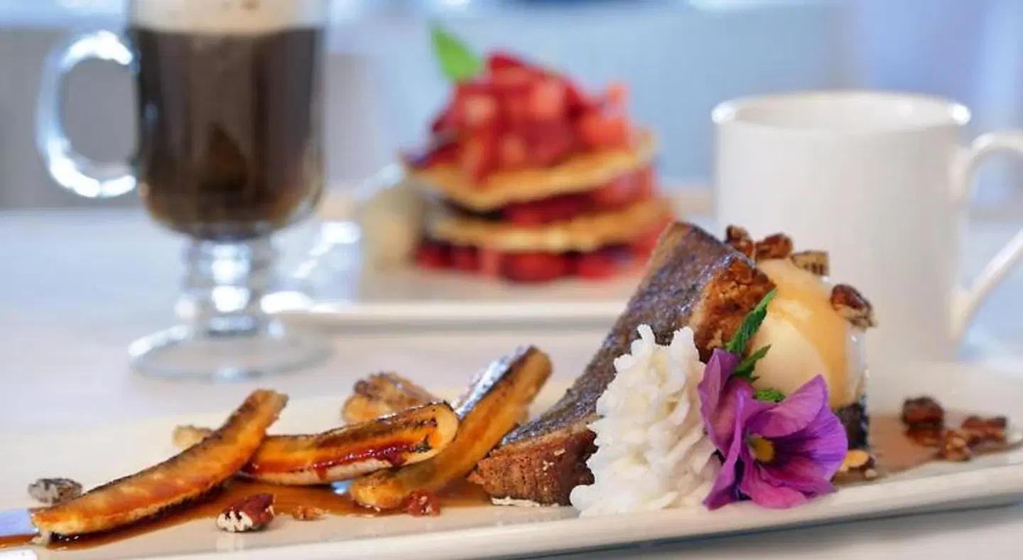 Madison Beach Hotel, Curio Collection by Hilton Restaurant