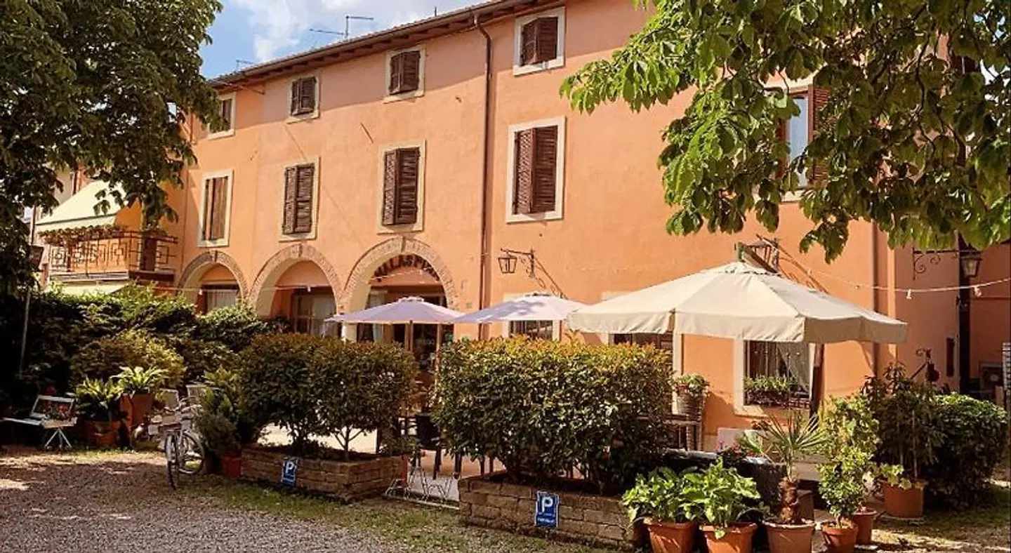 Corte Malaspina EXTERIOR