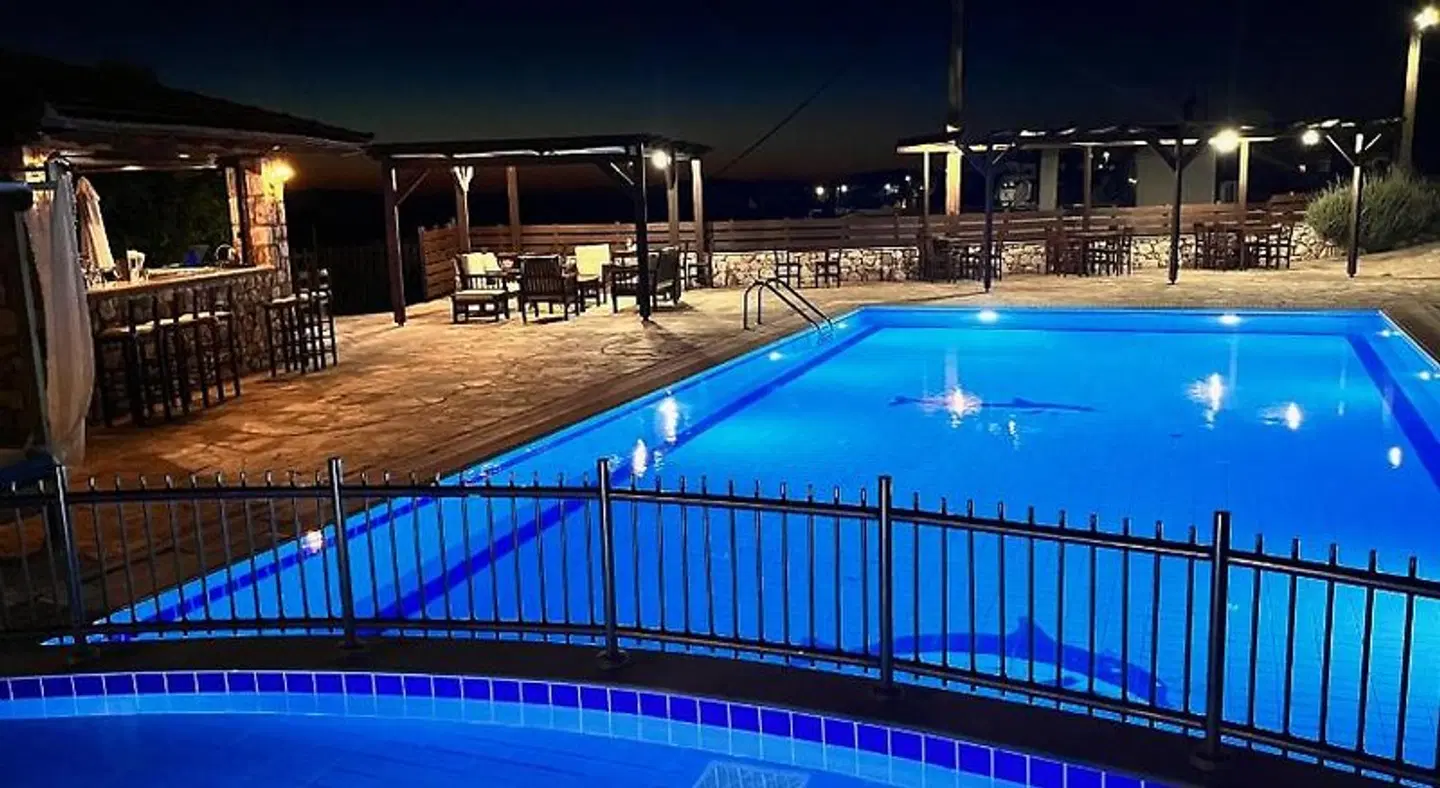 Ataviros Hotel Hallenbad