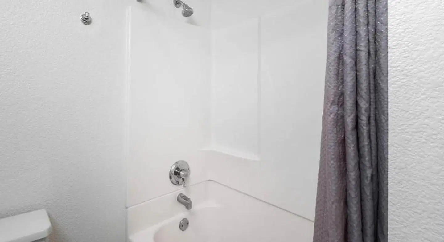 Motel 6 Anaheim, CA - Maingate Badezimmer