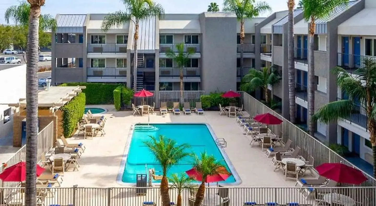 Motel 6 Anaheim, CA - Maingate OUTDOOR_POOL