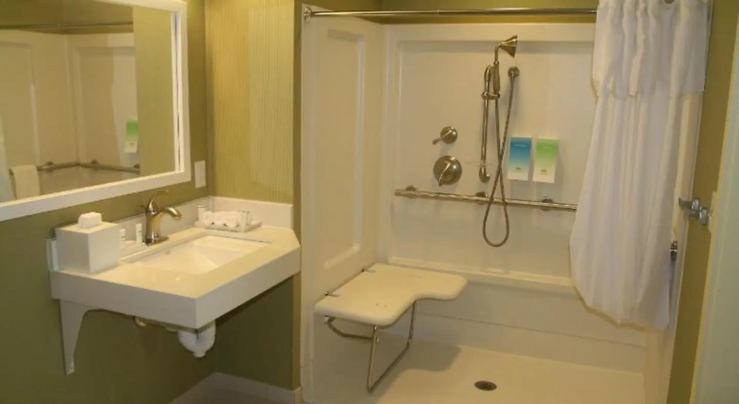 Home2 Suites by Hilton Dickson City Scranton Badezimmer