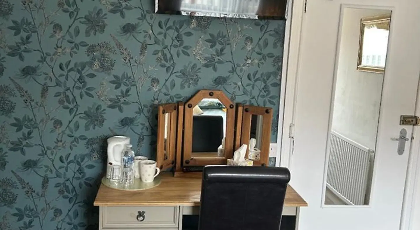 White Lodge Guest House ROOM_EXAMPLE