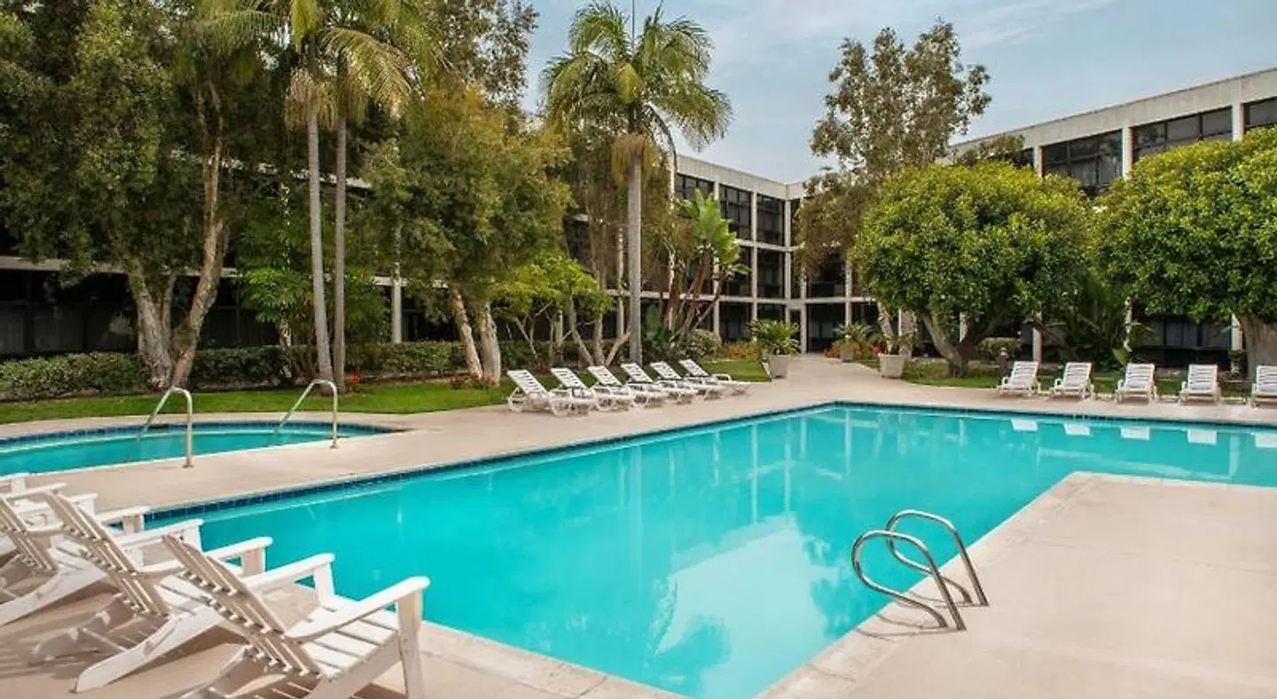 Four Points by Sheraton San Diego OUTDOOR_POOL