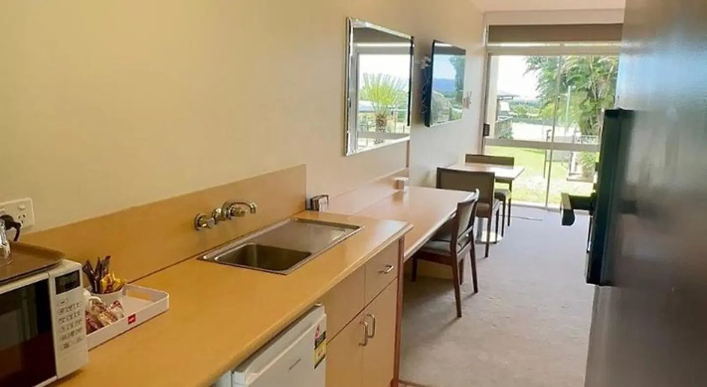 Atherton Motel ROOM_EXAMPLE