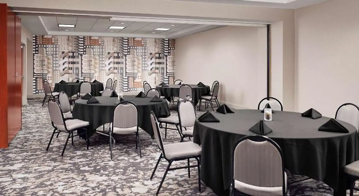 Hilton Garden Inn Detroit Downtown Restaurant