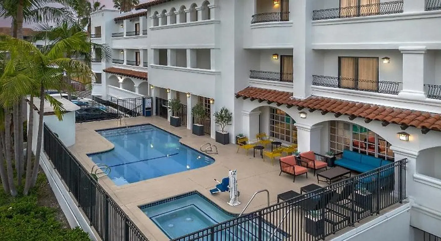 Hampton Inn & Suites San Clemente EXTERIOR