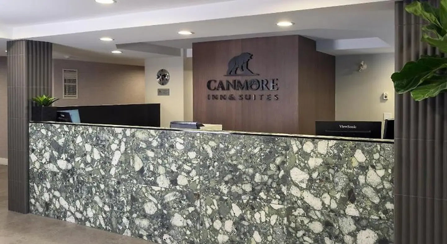 Ramada Inn & Suites Canmore LOUNGE_LOBBY