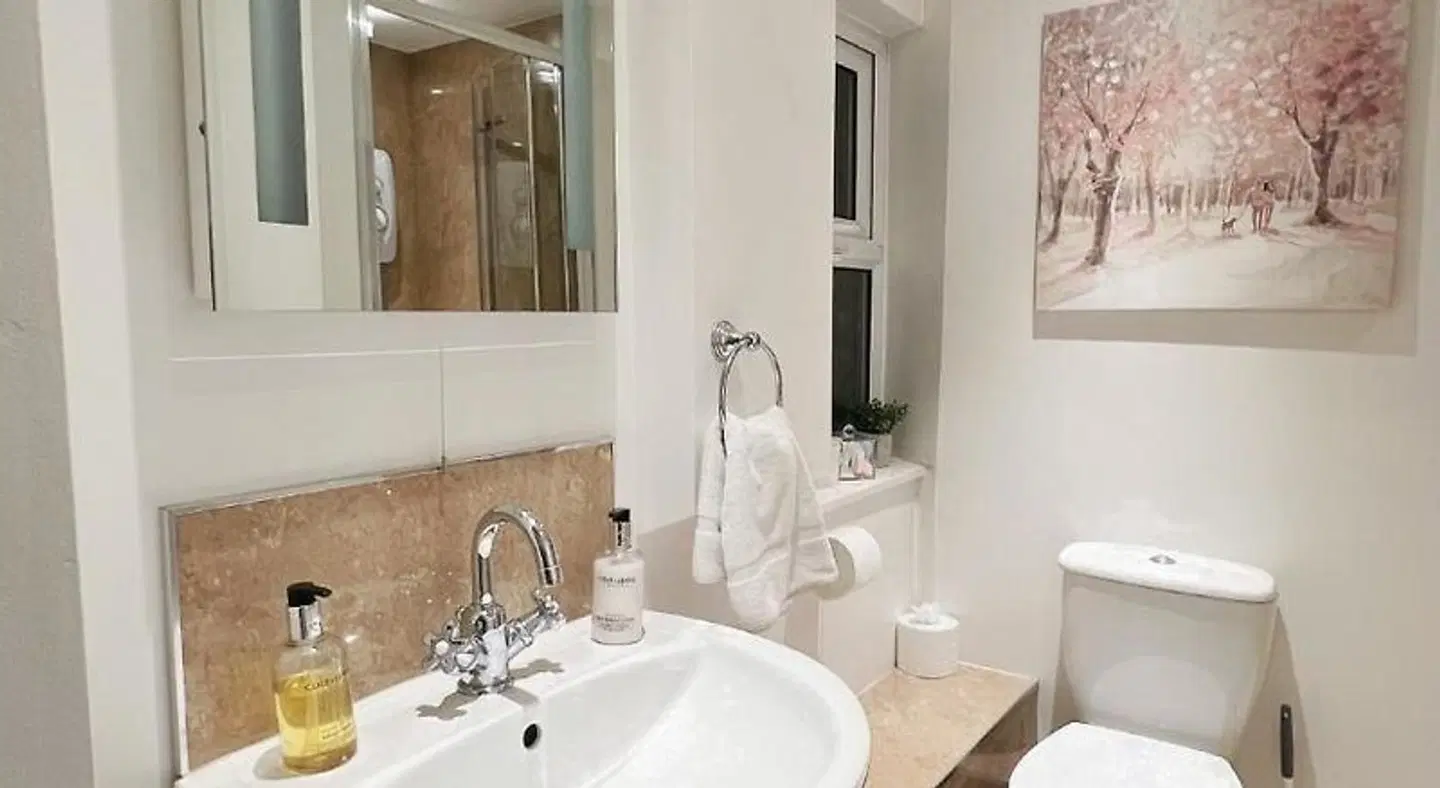 Ellie's Guest House Badezimmer